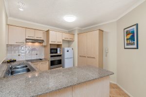 1 Bedroom Apartment Cairns Kitchen Facilities